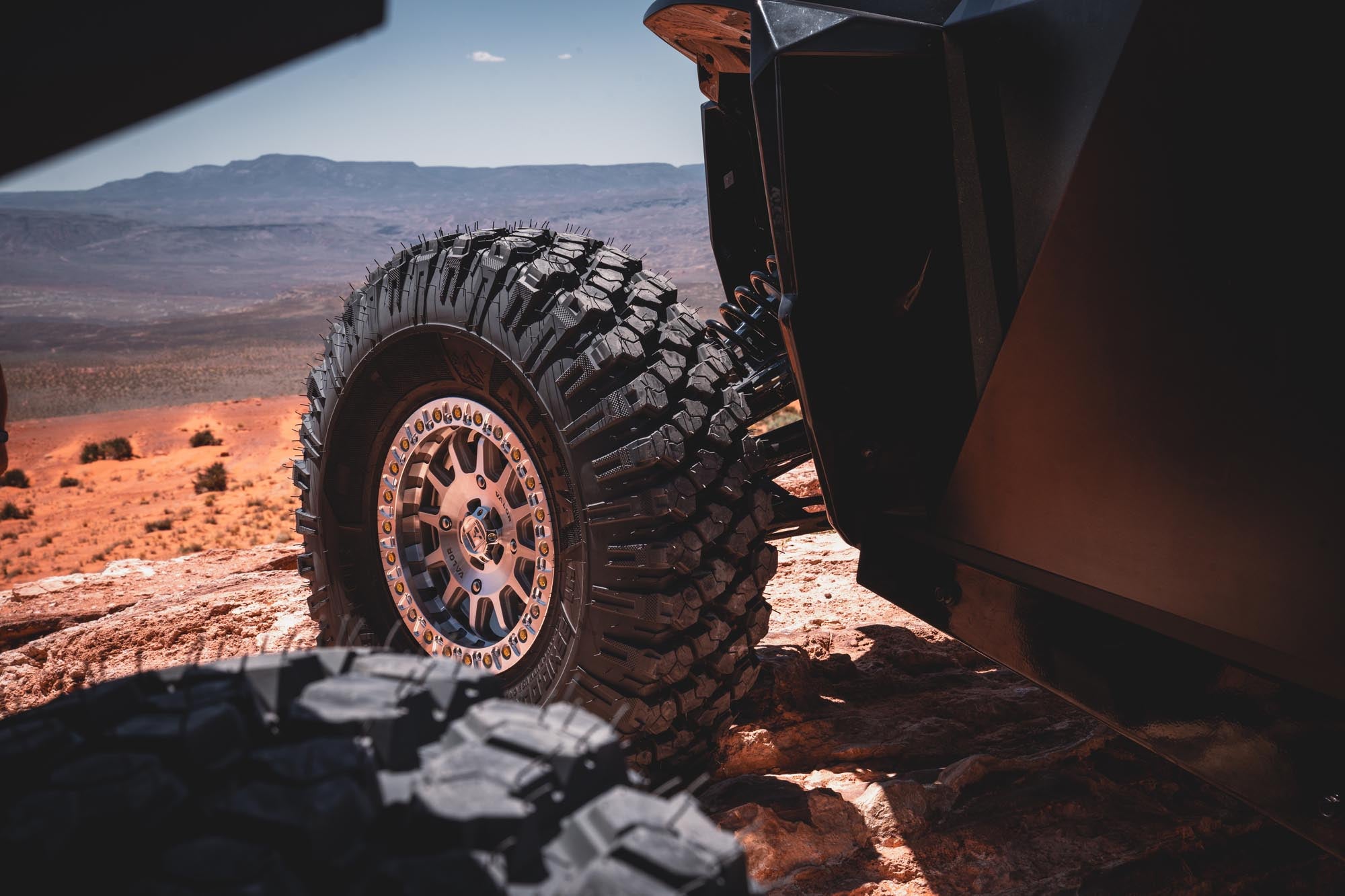 Valor V09 beadlock utv wheel raw machined